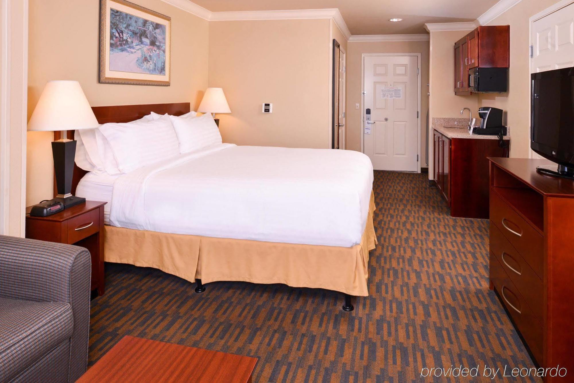 Holiday Inn Express & Suites Watsonville By Ihg Buitenkant foto