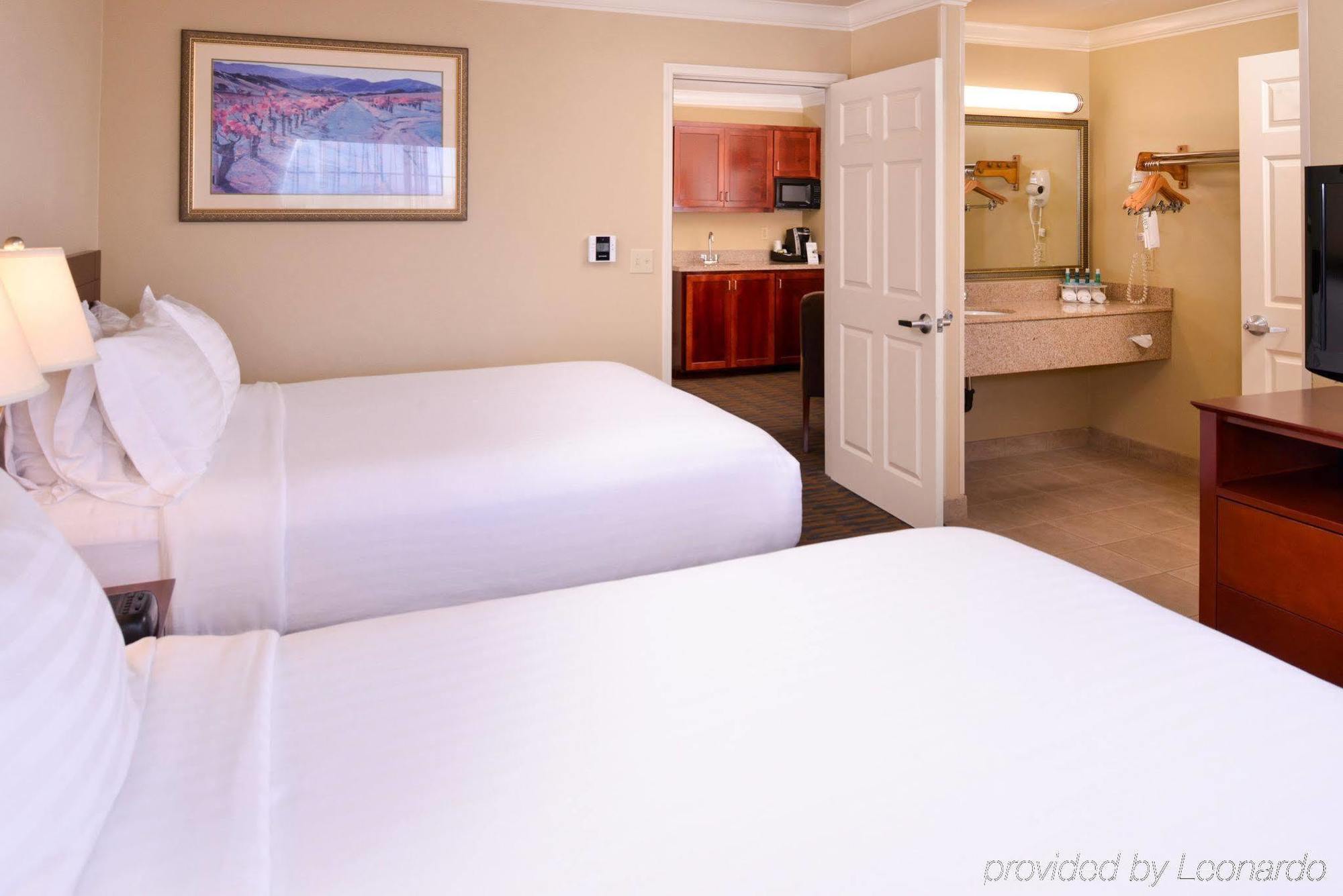 Holiday Inn Express & Suites Watsonville By Ihg Buitenkant foto