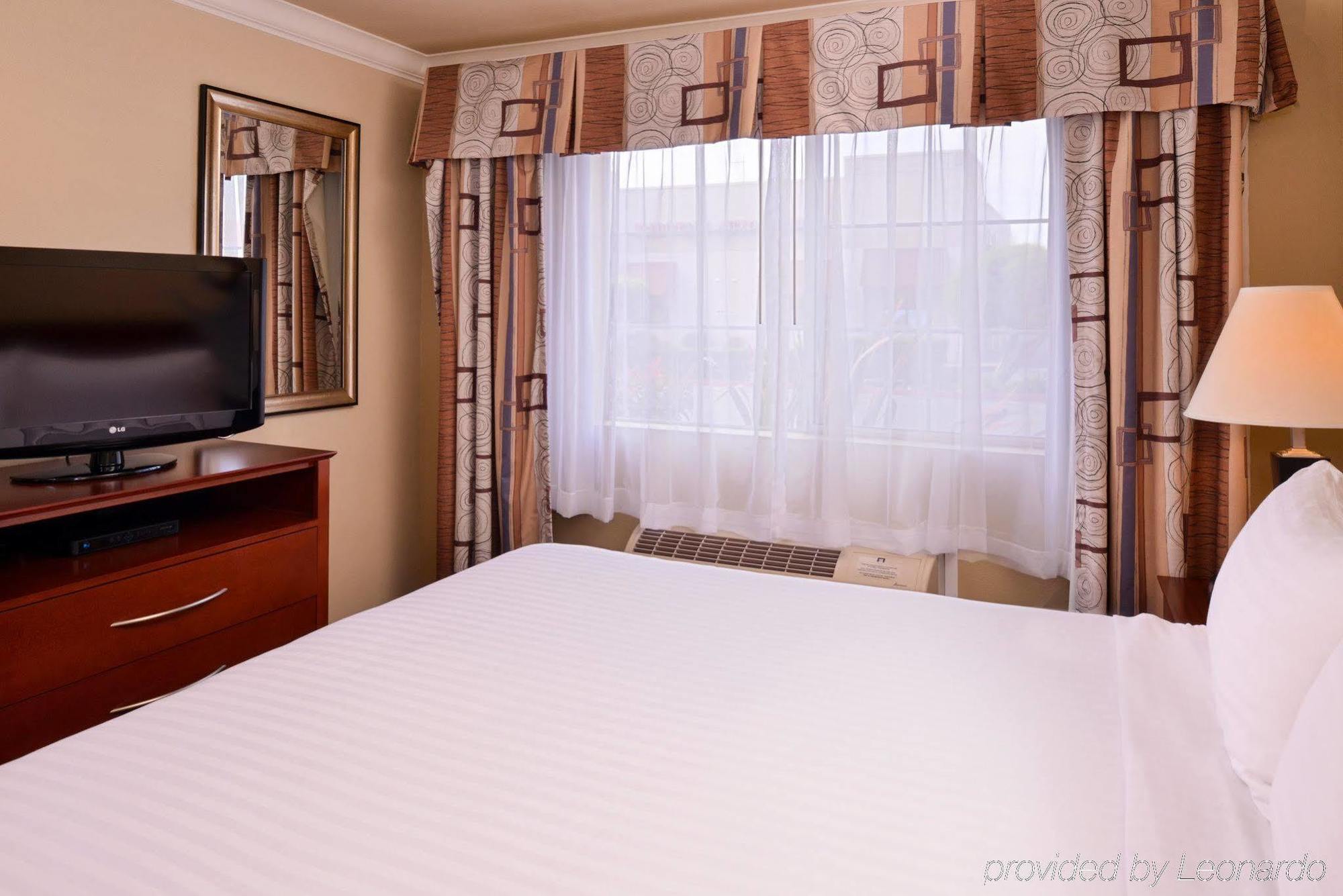 Holiday Inn Express & Suites Watsonville By Ihg Buitenkant foto