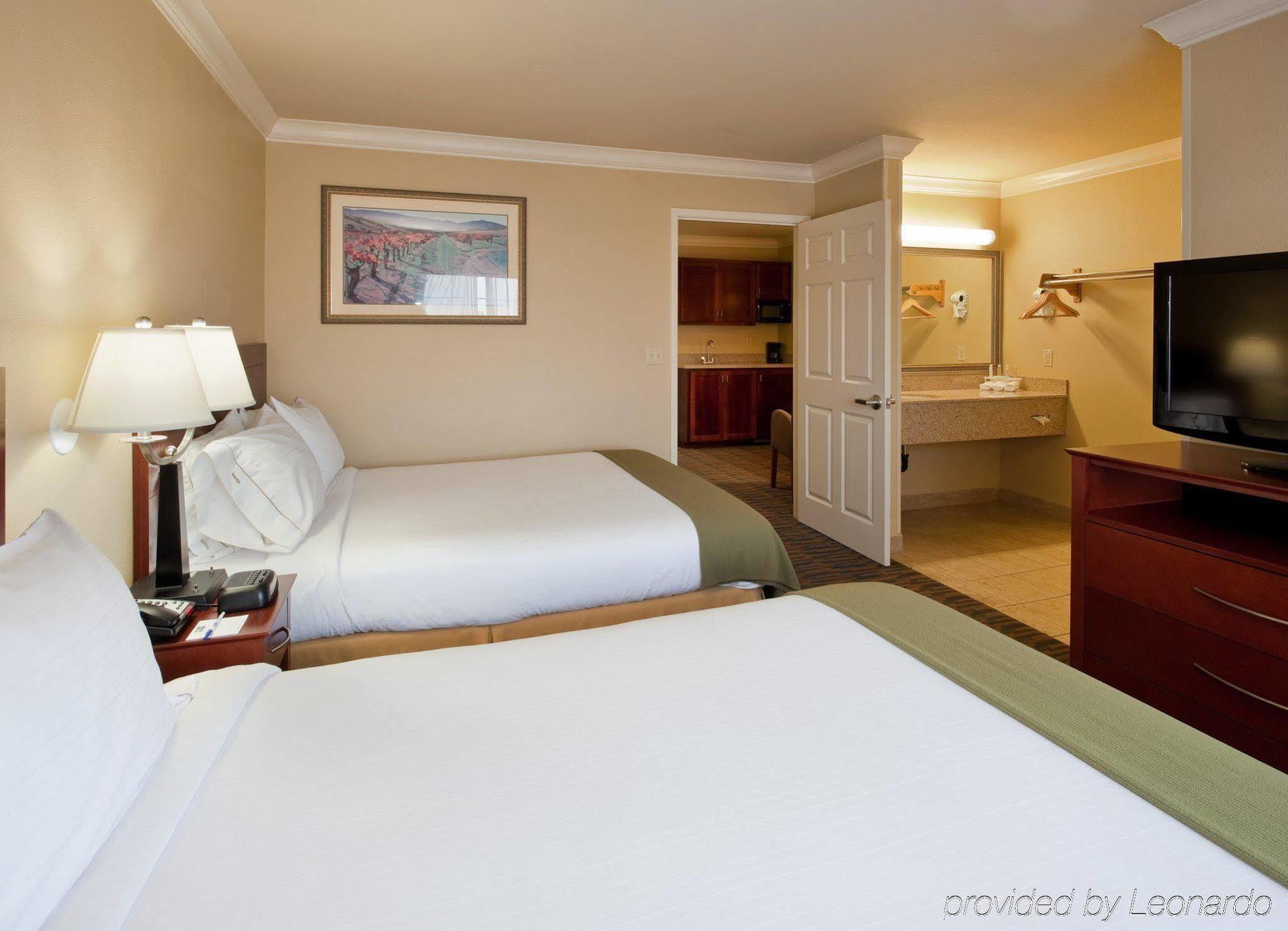 Holiday Inn Express & Suites Watsonville By Ihg Buitenkant foto