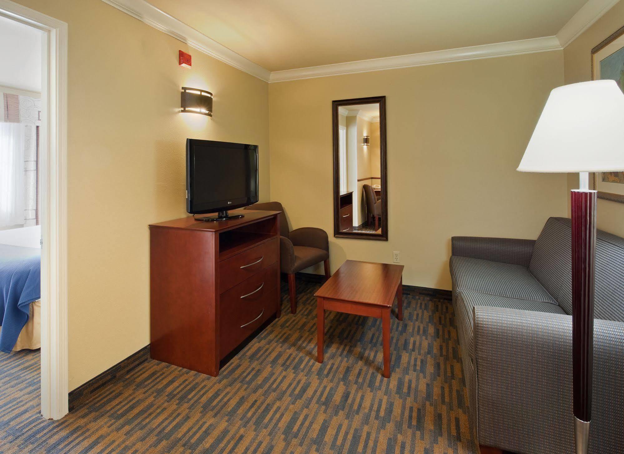 Holiday Inn Express & Suites Watsonville By Ihg Buitenkant foto